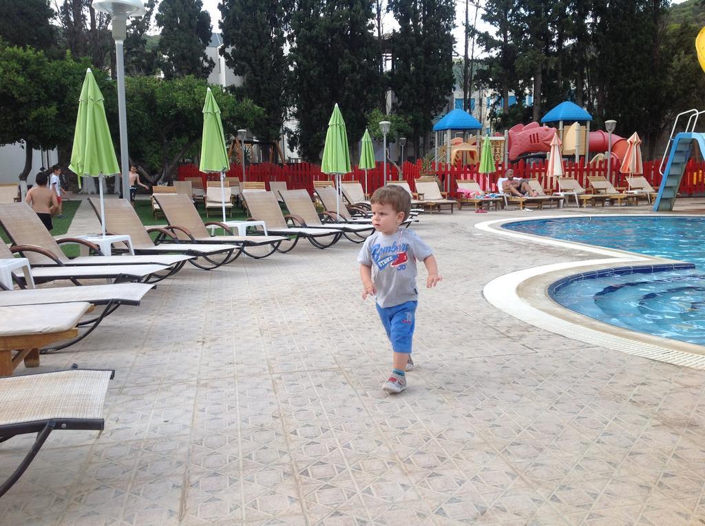 Kamares Apartments Εε Poros Town Extérieur photo