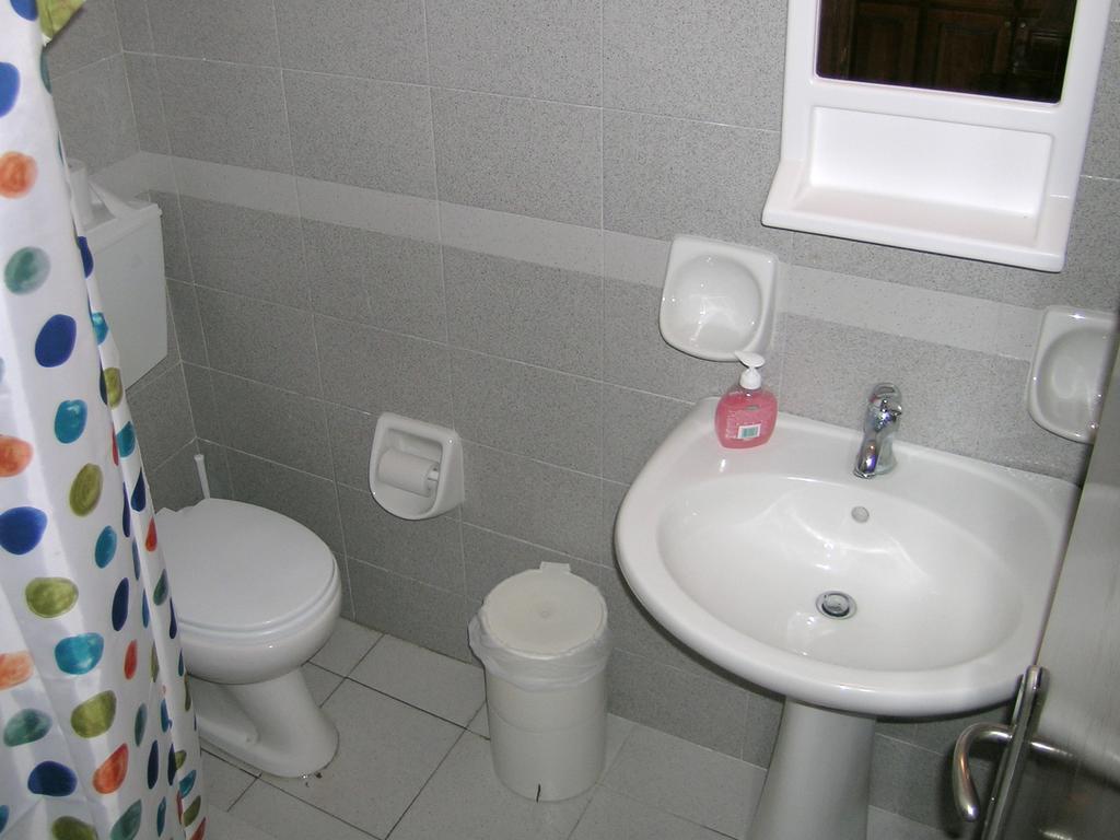Kamares Apartments Εε Poros Town Chambre photo